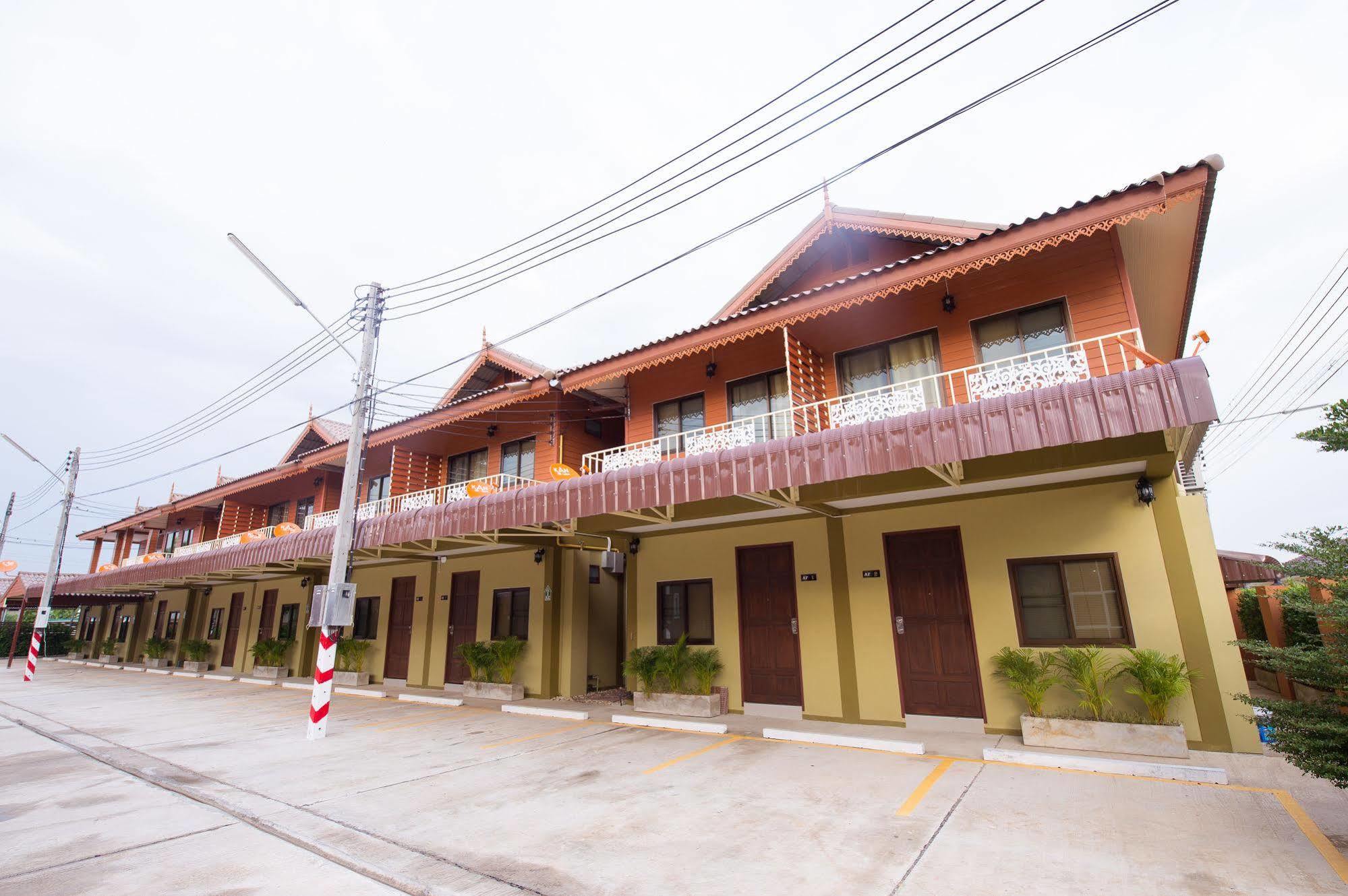Sri Siam Resort Kanchanaburi Buitenkant foto