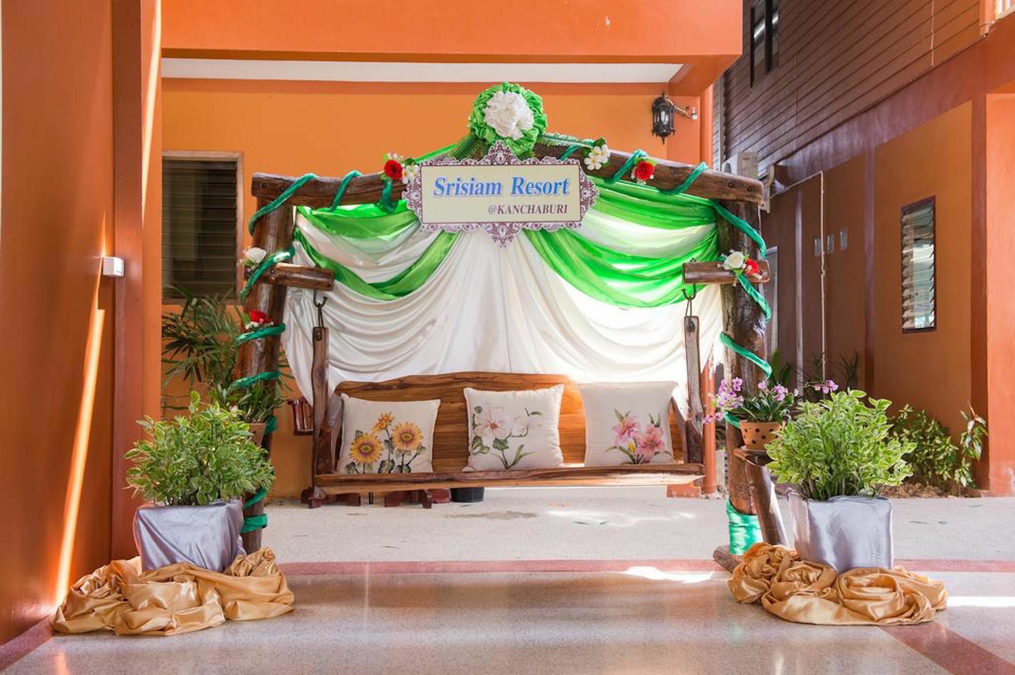 Sri Siam Resort Kanchanaburi Buitenkant foto