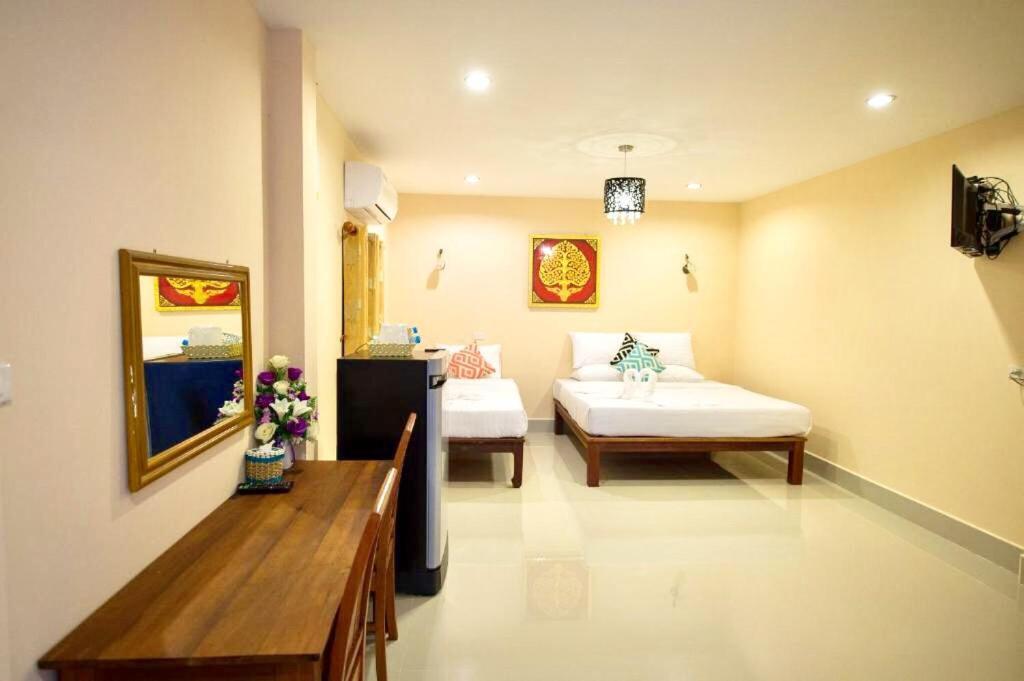 Sri Siam Resort Kanchanaburi Buitenkant foto